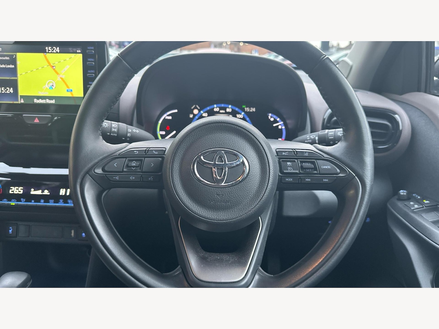 Used Toyota Yaris Cross 2024 for sale - 77230201: Photo 10