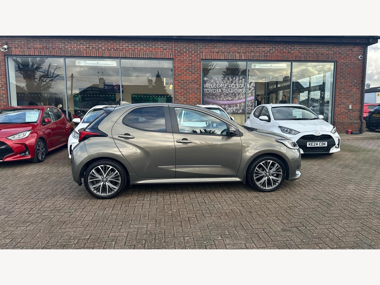 Used Toyota Yaris 2024 for sale - 77646927: Photo 18