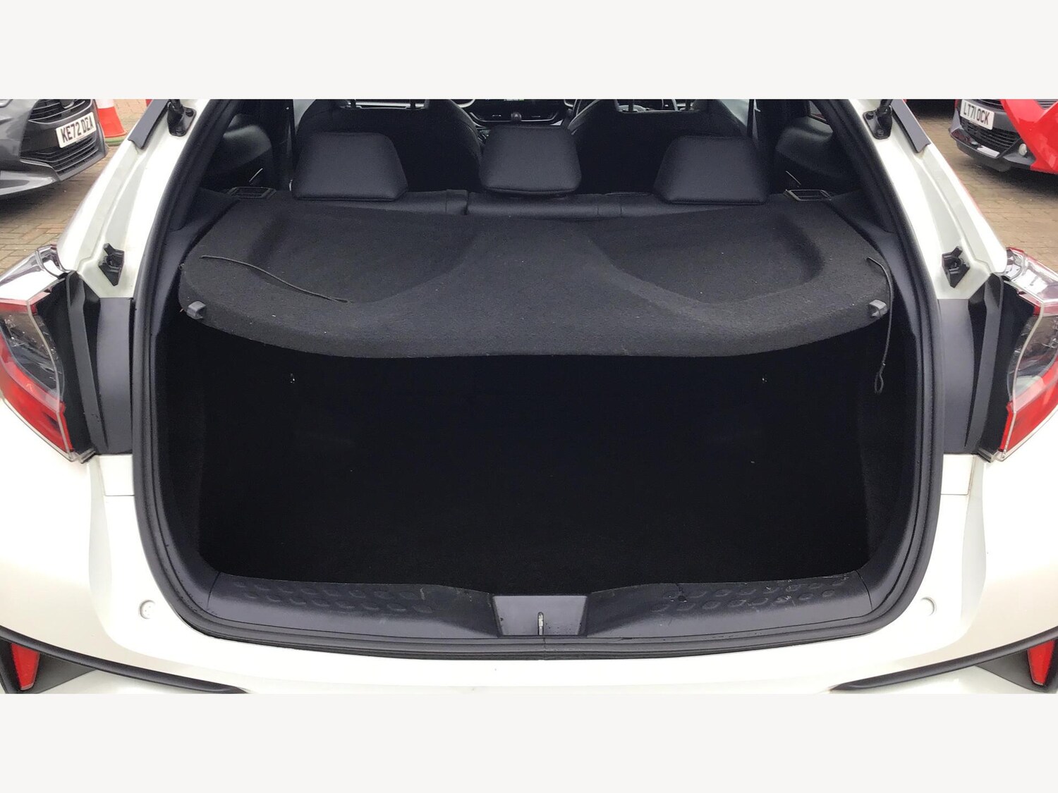 Used Toyota C-HR 2019 for sale - 76060723: Photo 16