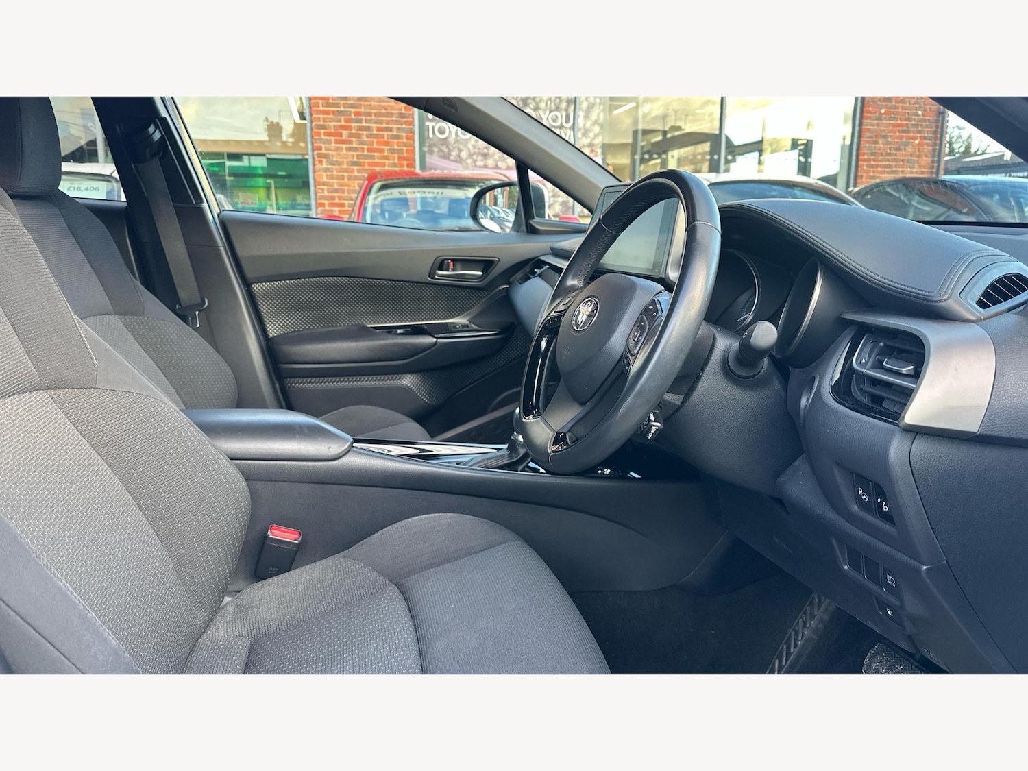 Used Toyota C-HR 2019 for sale - 76832919: Photo 13