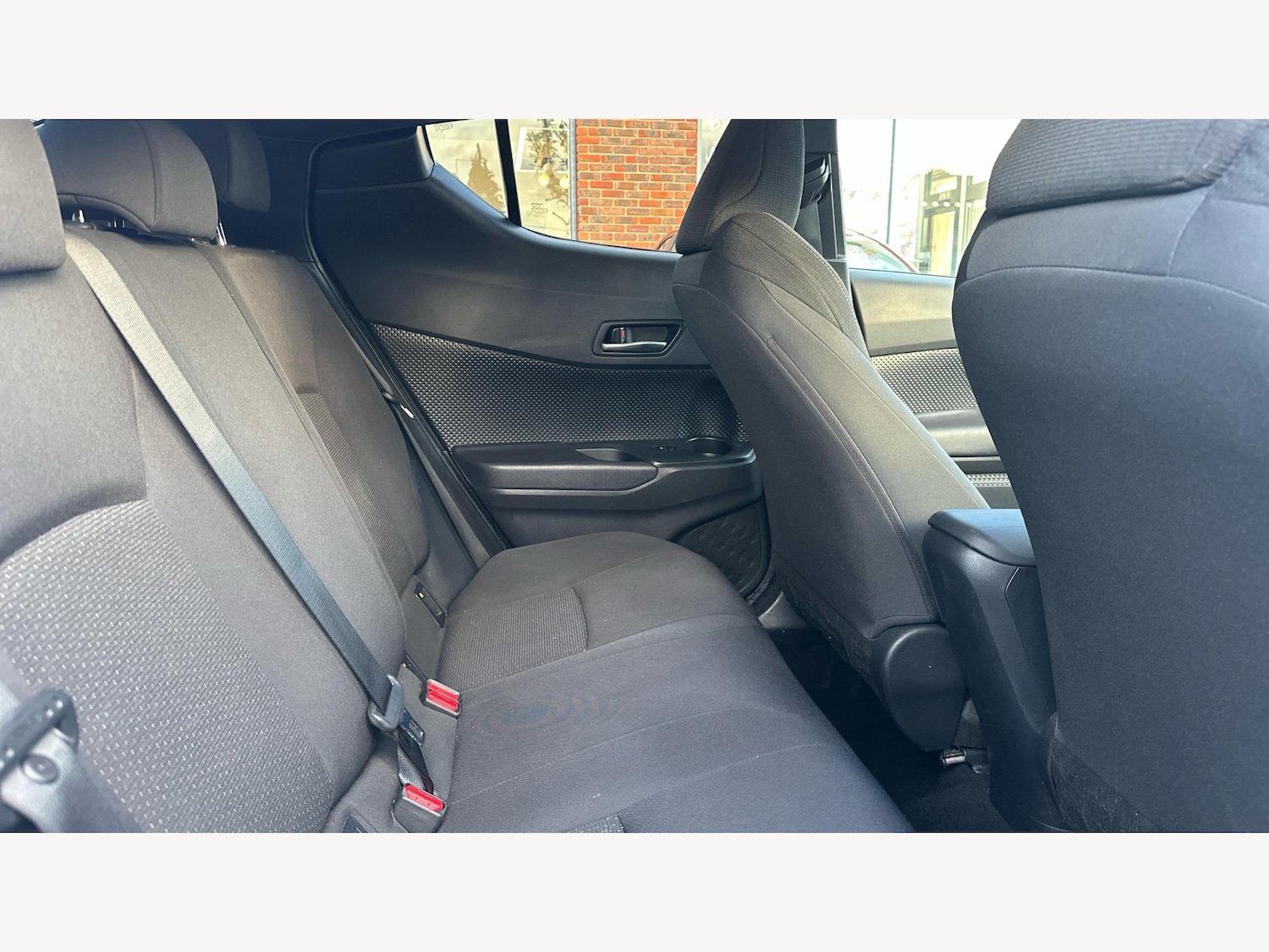 Used Toyota C-HR 2019 for sale - 76832919: Photo 14
