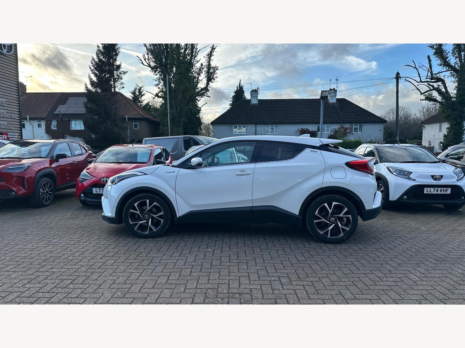 Used Toyota C-HR 2019 for sale - 76832919: Photo 19