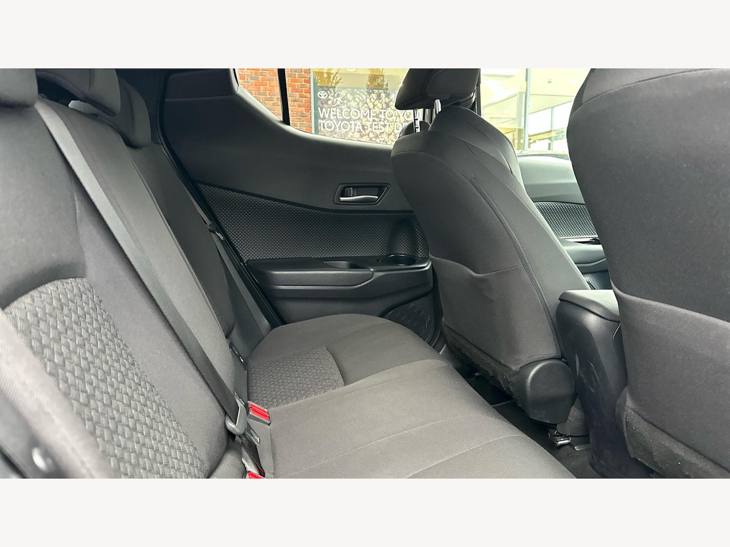 Used Toyota C-HR 2023 for sale - 76766004: Photo 14