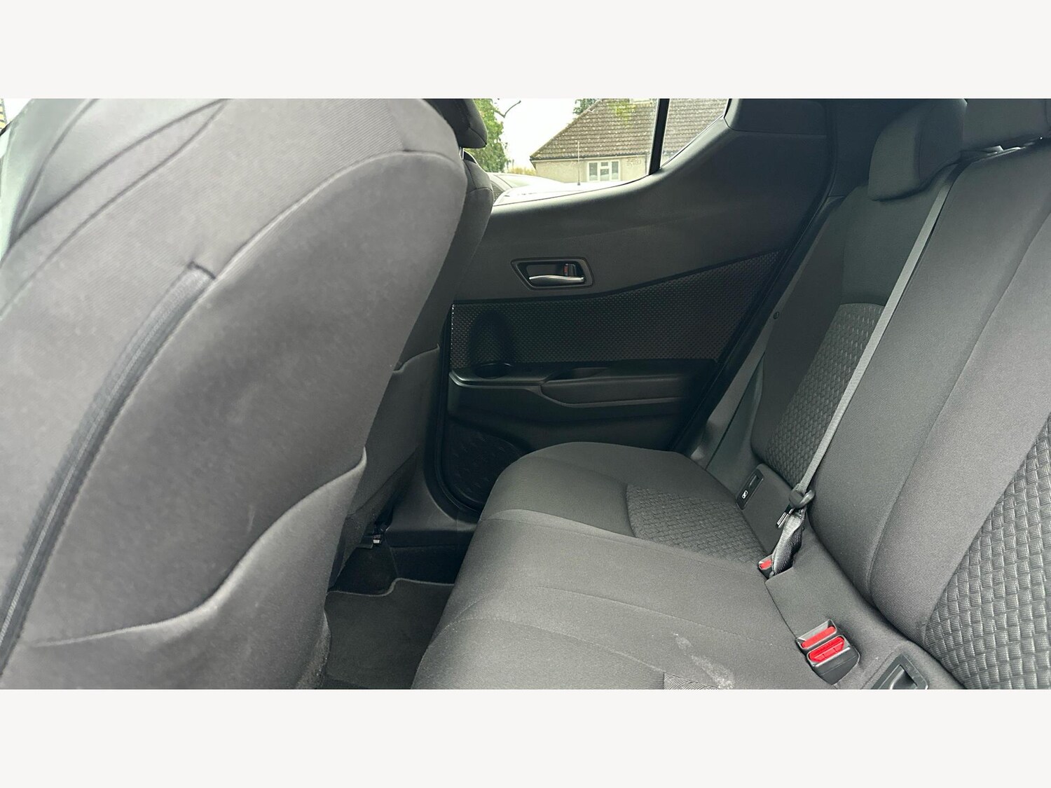 Used Toyota C-HR 2023 for sale - 76766004: Photo 15