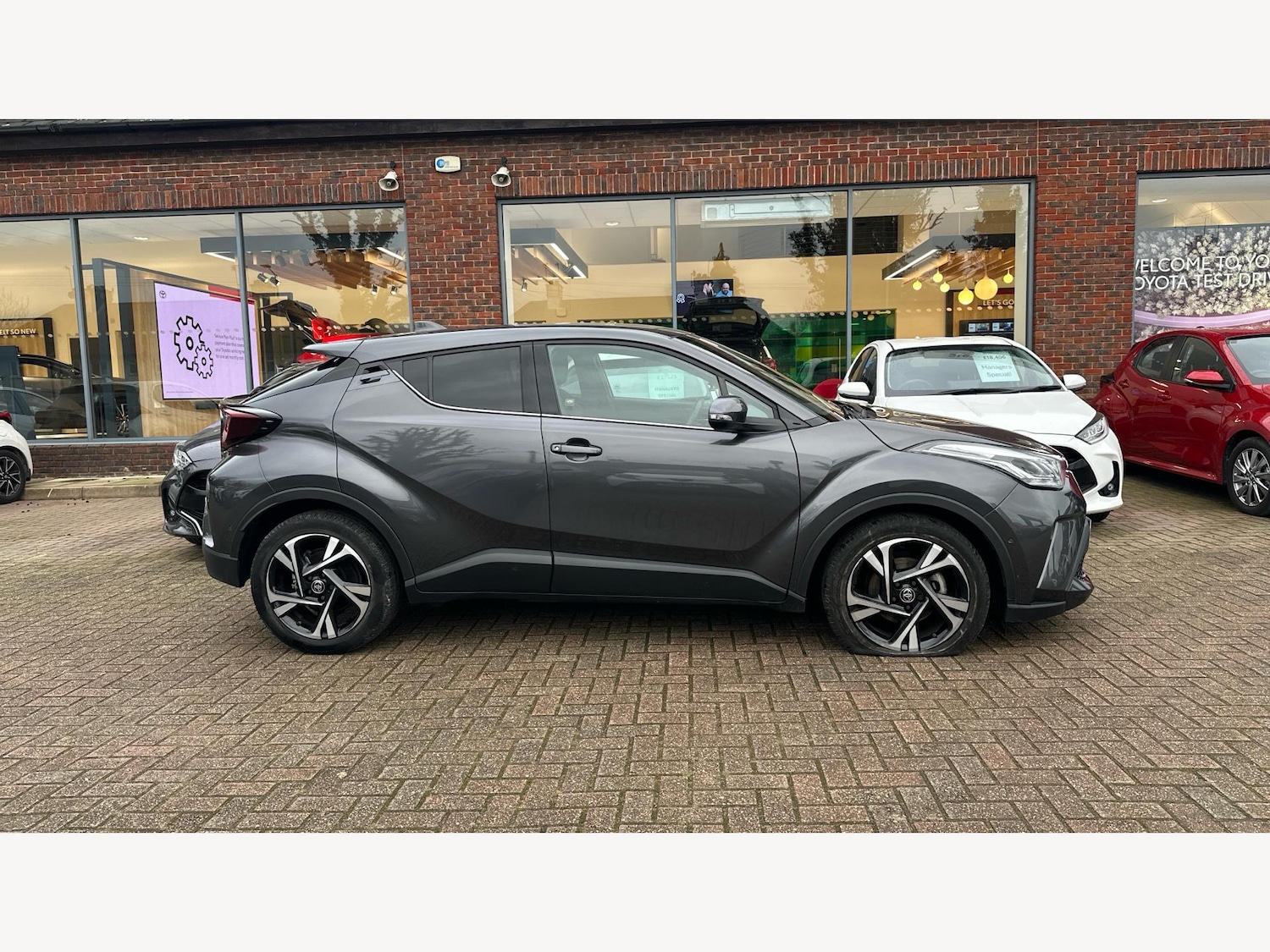 Used Toyota C-HR 2023 for sale - 76766004: Photo 18