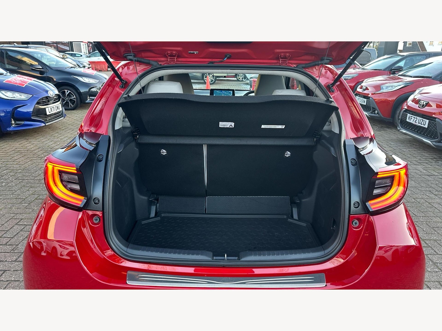 Used Toyota Yaris 2022 for sale - 77109669: Photo 16