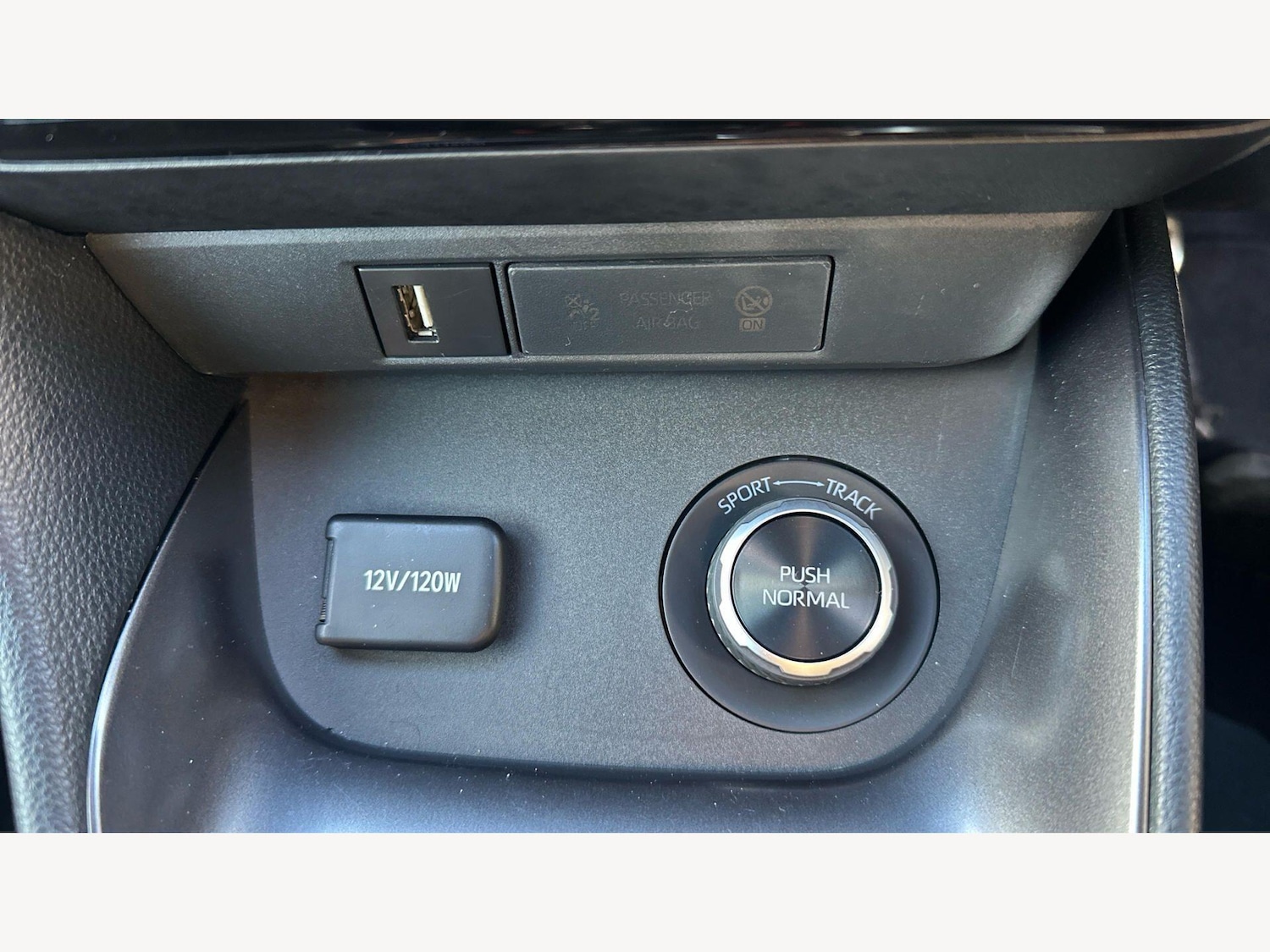 Used Toyota Yaris 2021 for sale - 78034145: Photo 25