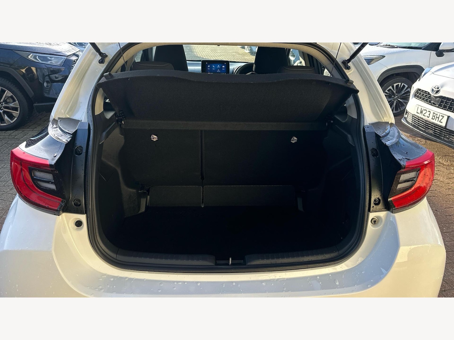 Used Toyota Yaris 2024 for sale - 77351699: Photo 16