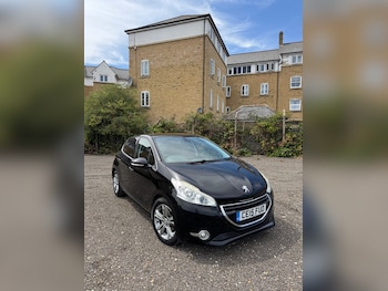 Used Peugeot 208 2015 for sale - 79178997: Photo