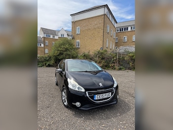 Used Peugeot 208 2015 for sale - 79178997: Photo