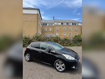 Used Peugeot 208 2015 for sale - 79178997: Photo