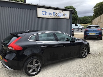 Used Volvo V40 2016 for sale - 79120279: Photo