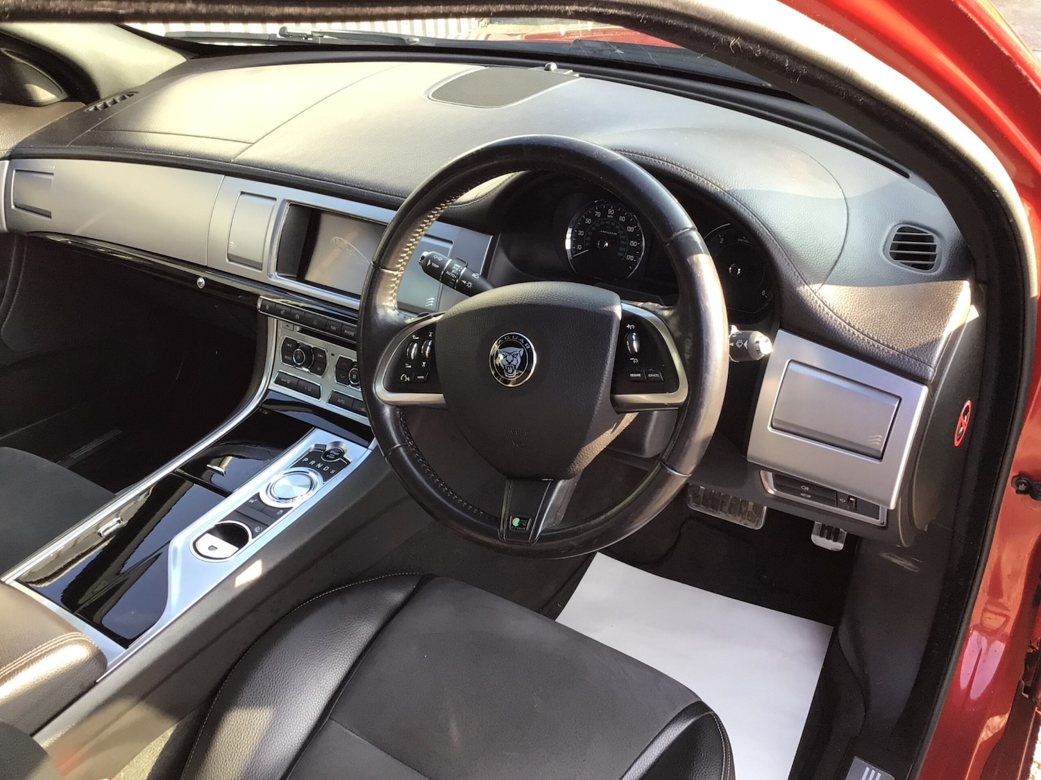 Used Jaguar XF 2014 for sale - 77975727: Photo 9