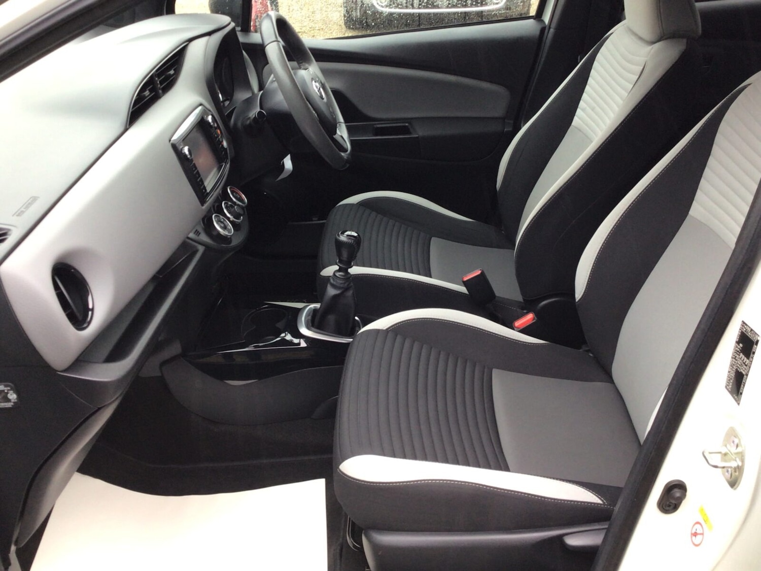 Used Toyota Yaris 2016 for sale - 77571043: Photo 14