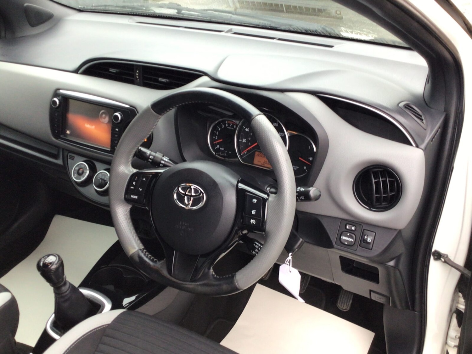 Used Toyota Yaris 2016 for sale - 77571043: Photo 9