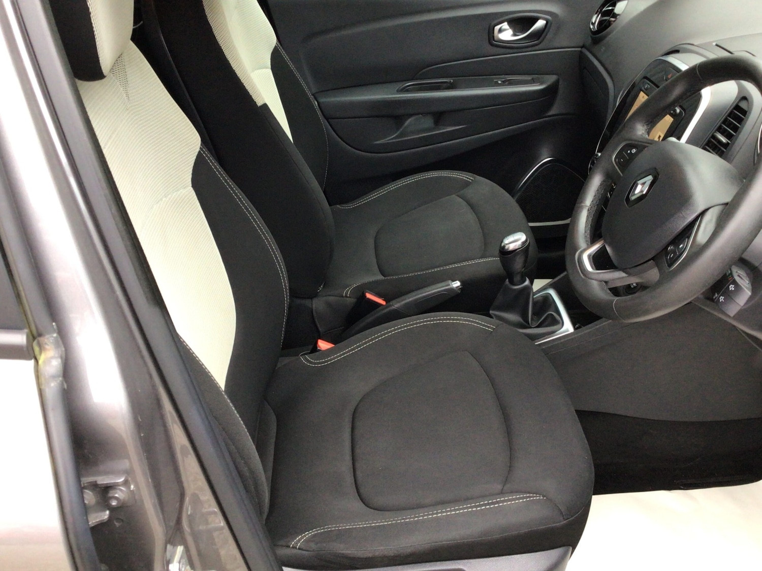 Used Renault Captur 2019 for sale - 77630739: Photo 10