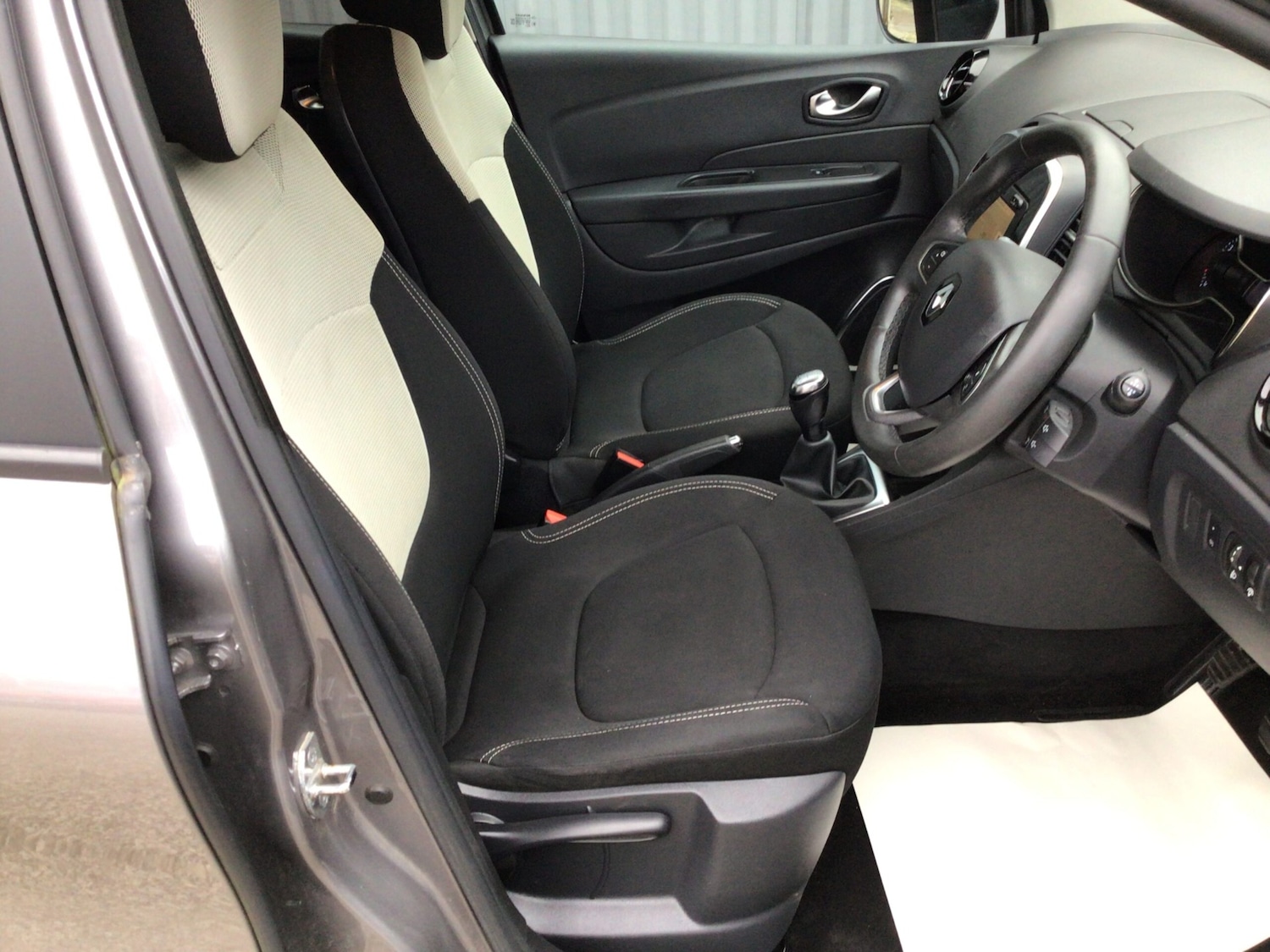 Used Renault Captur 2019 for sale - 77630739: Photo 11