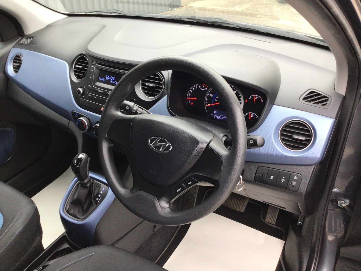 Used Hyundai i10 2015 for sale - 77990428: Photo 9