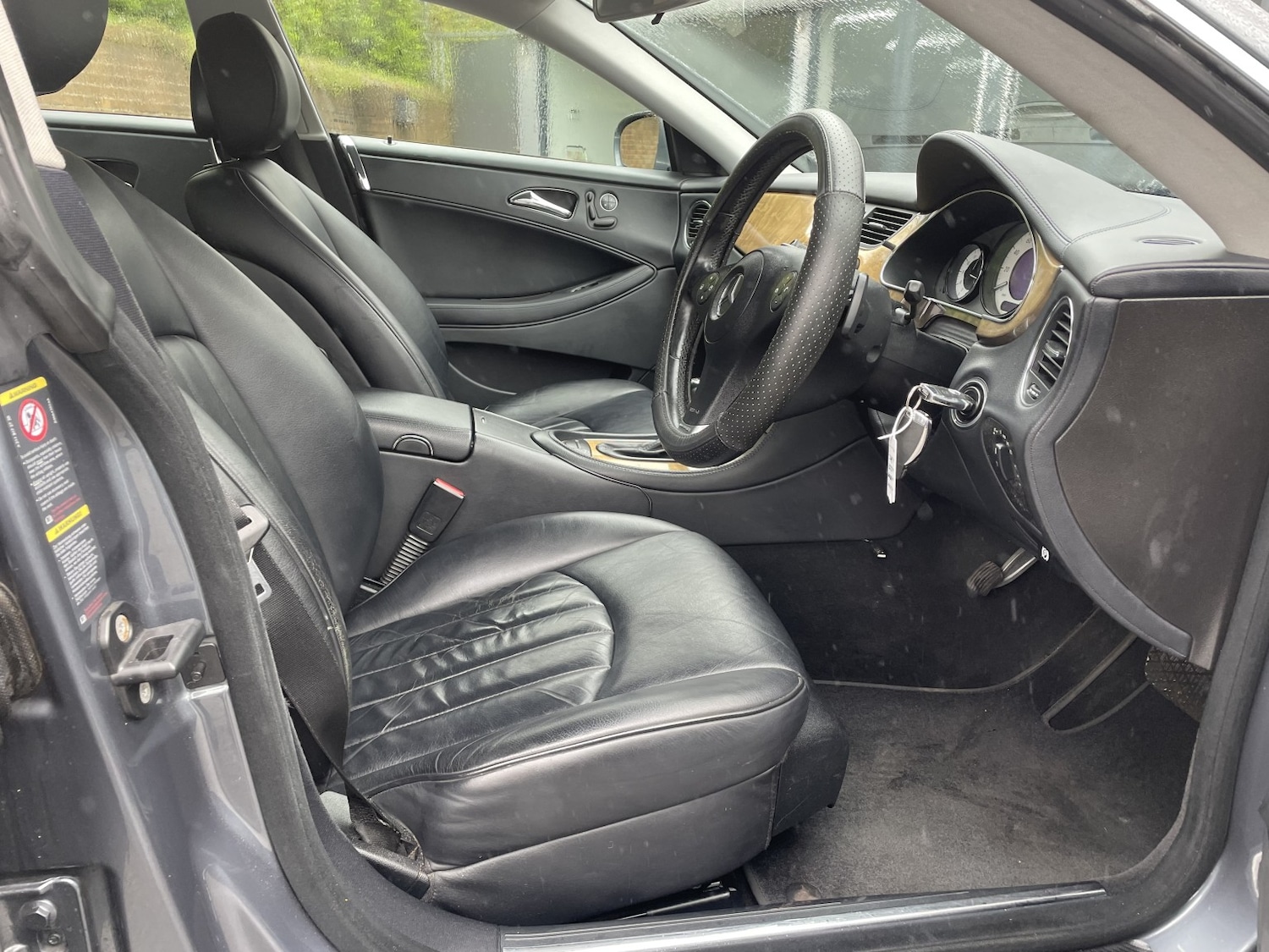 Used Mercedes-Benz CLS 2010 for sale - 78045532: Photo 2