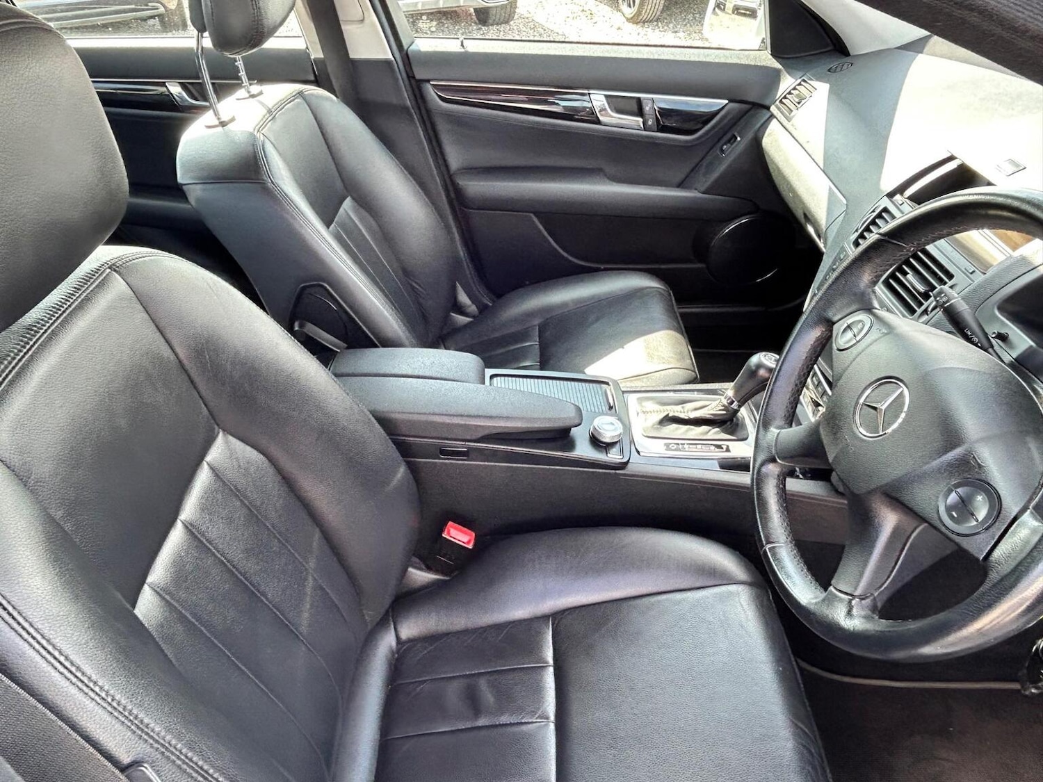 Used Mercedes-Benz C Class 2009 for sale - 77465196: Photo 2