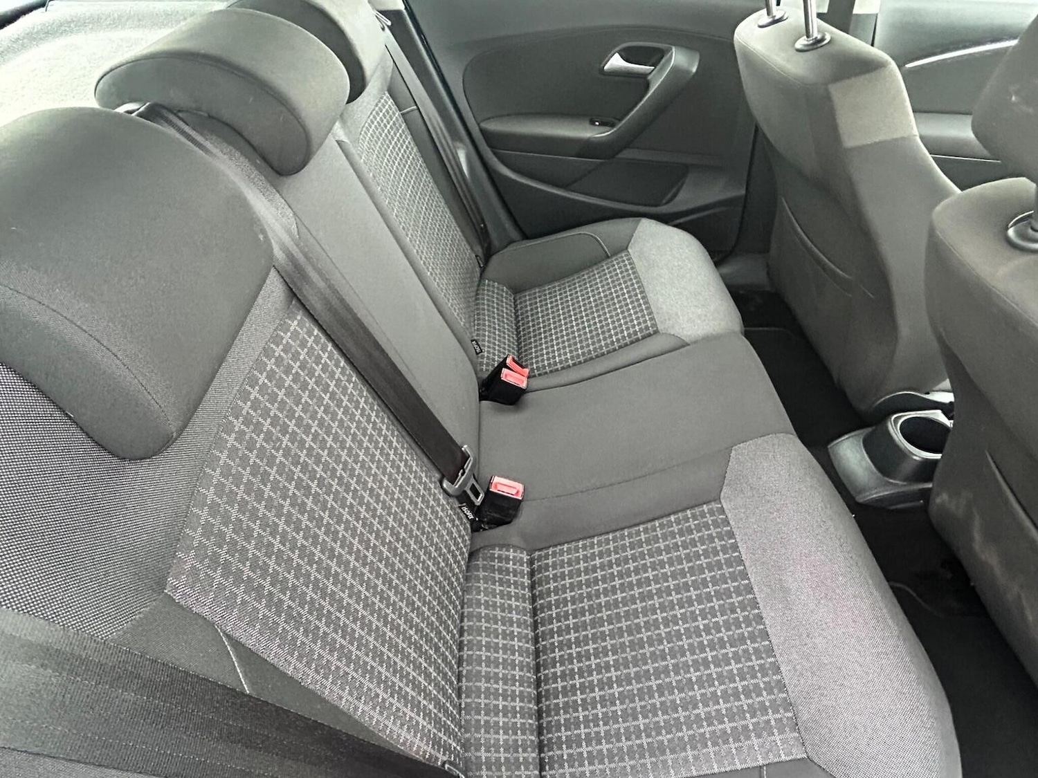 Used Volkswagen Polo 2015 for sale - 77465198: Photo 3