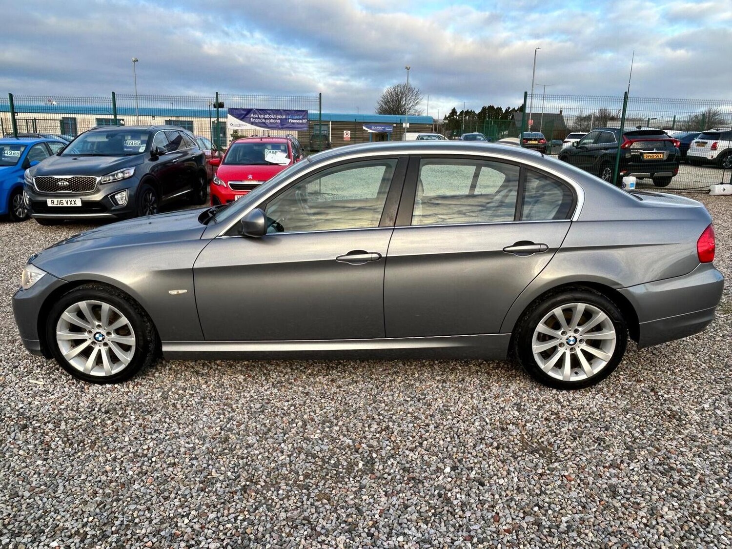 Used BMW 3 Series 2011 for sale - 77465190: Photo 11