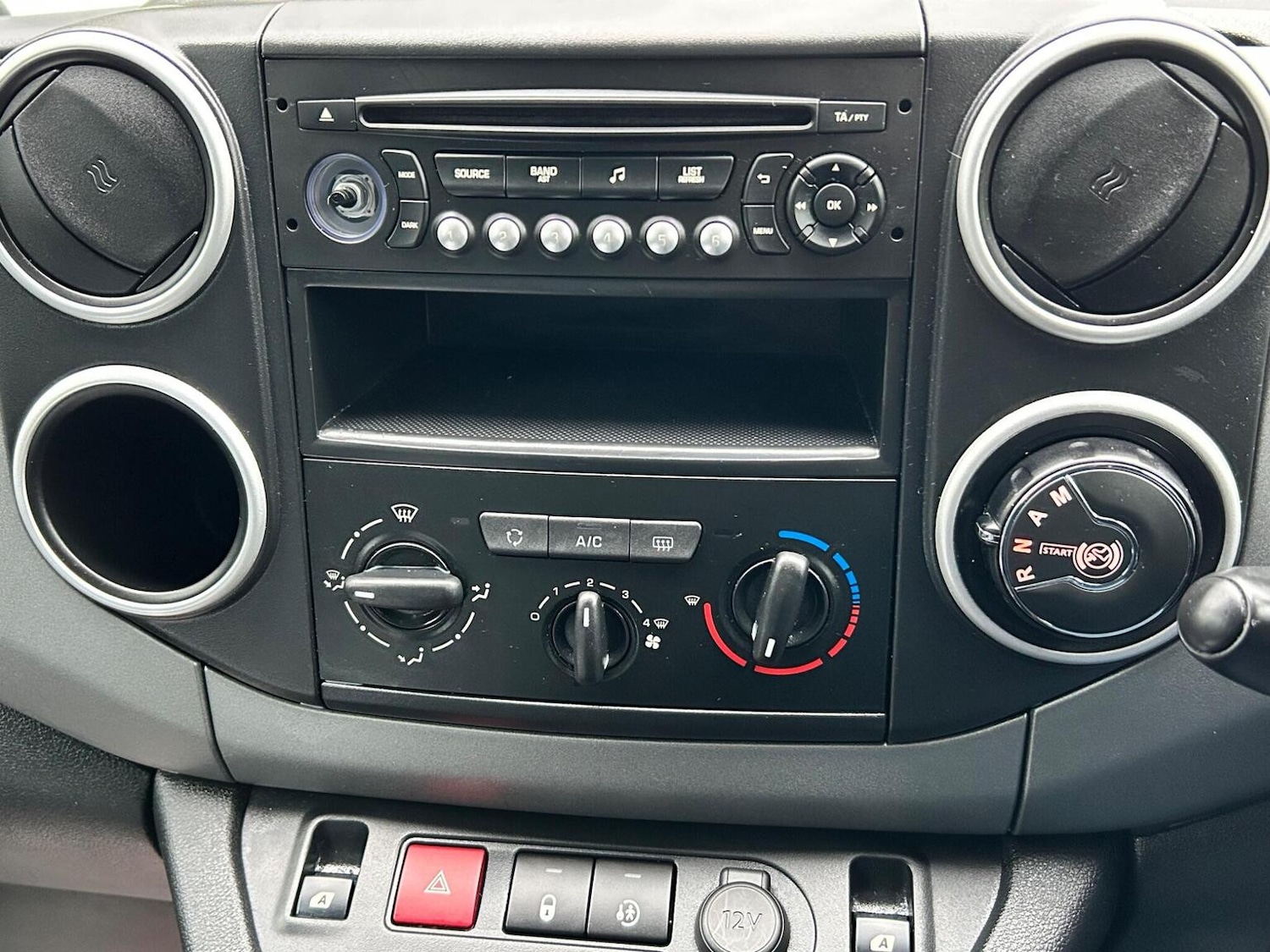 Used Peugeot Partner Tepee 2016 for sale - 77465130: Photo 6