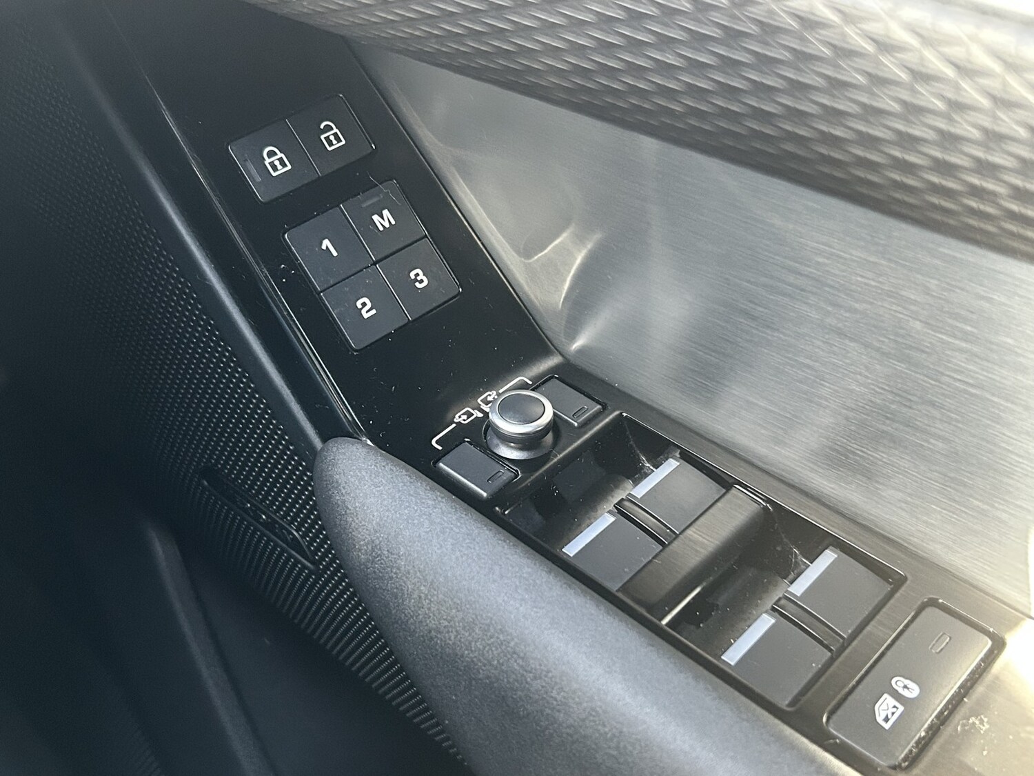 Used Land Rover Range Rover Velar 2021 for sale - 77465126: Photo 21