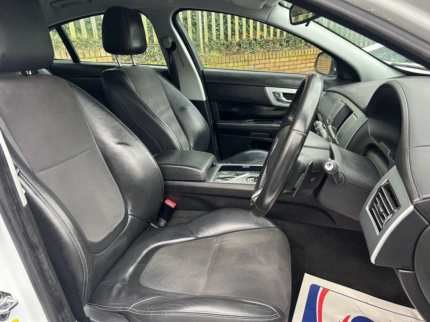 Used Jaguar XF 2012 for sale - 77522122: Photo 2