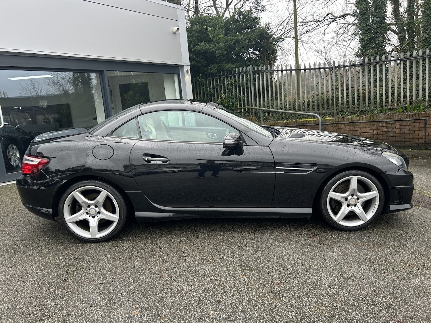 Used Mercedes-Benz SLK 2011 for sale - 77465125: Photo 5