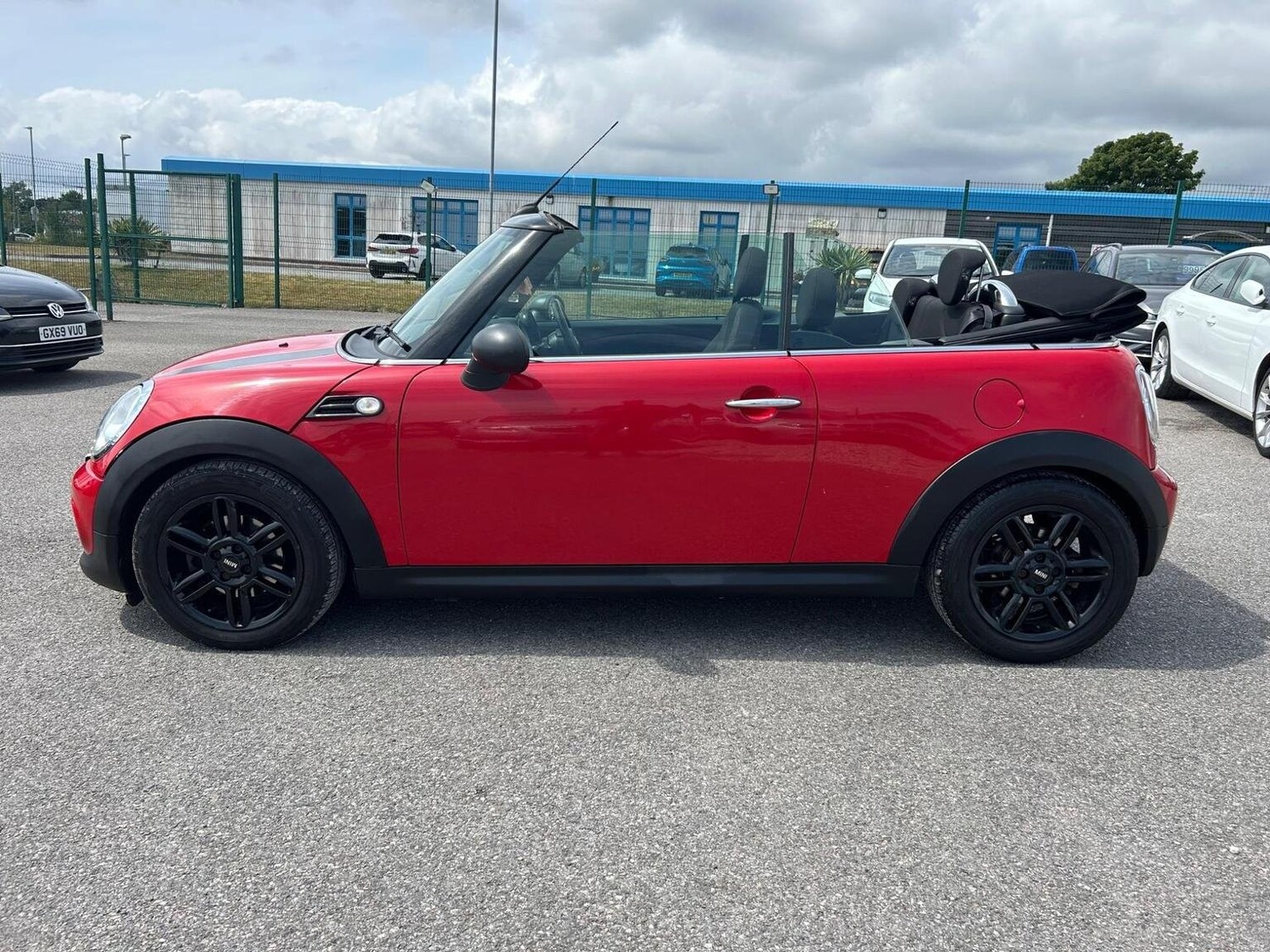 Used MINI Convertible 2013 for sale - 77403847: Photo 10