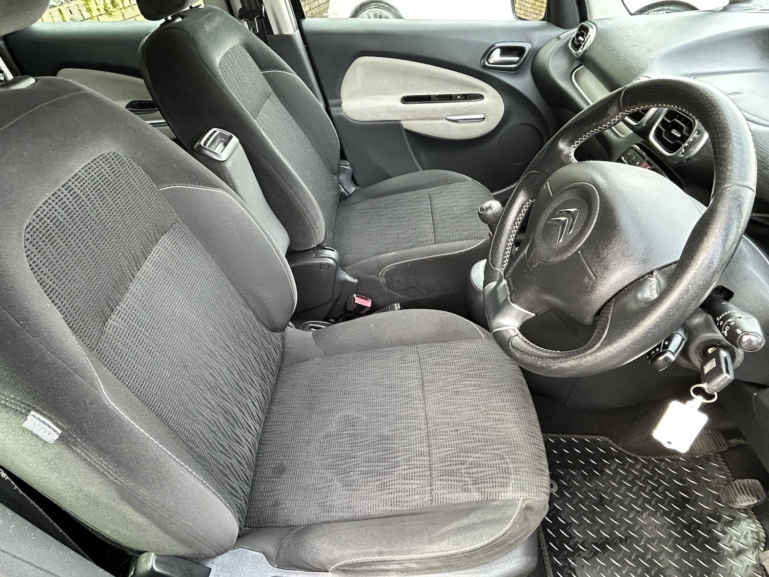 Used Citroen C3 Picasso 2014 for sale - 77991782: Photo 2