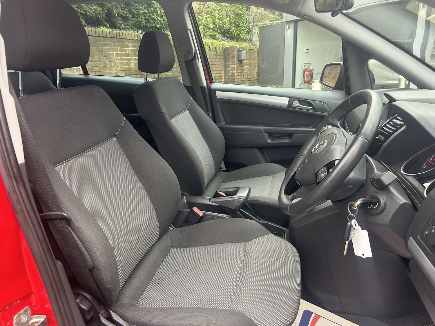 Used Vauxhall Zafira 2014 for sale - 77906433: Photo 2