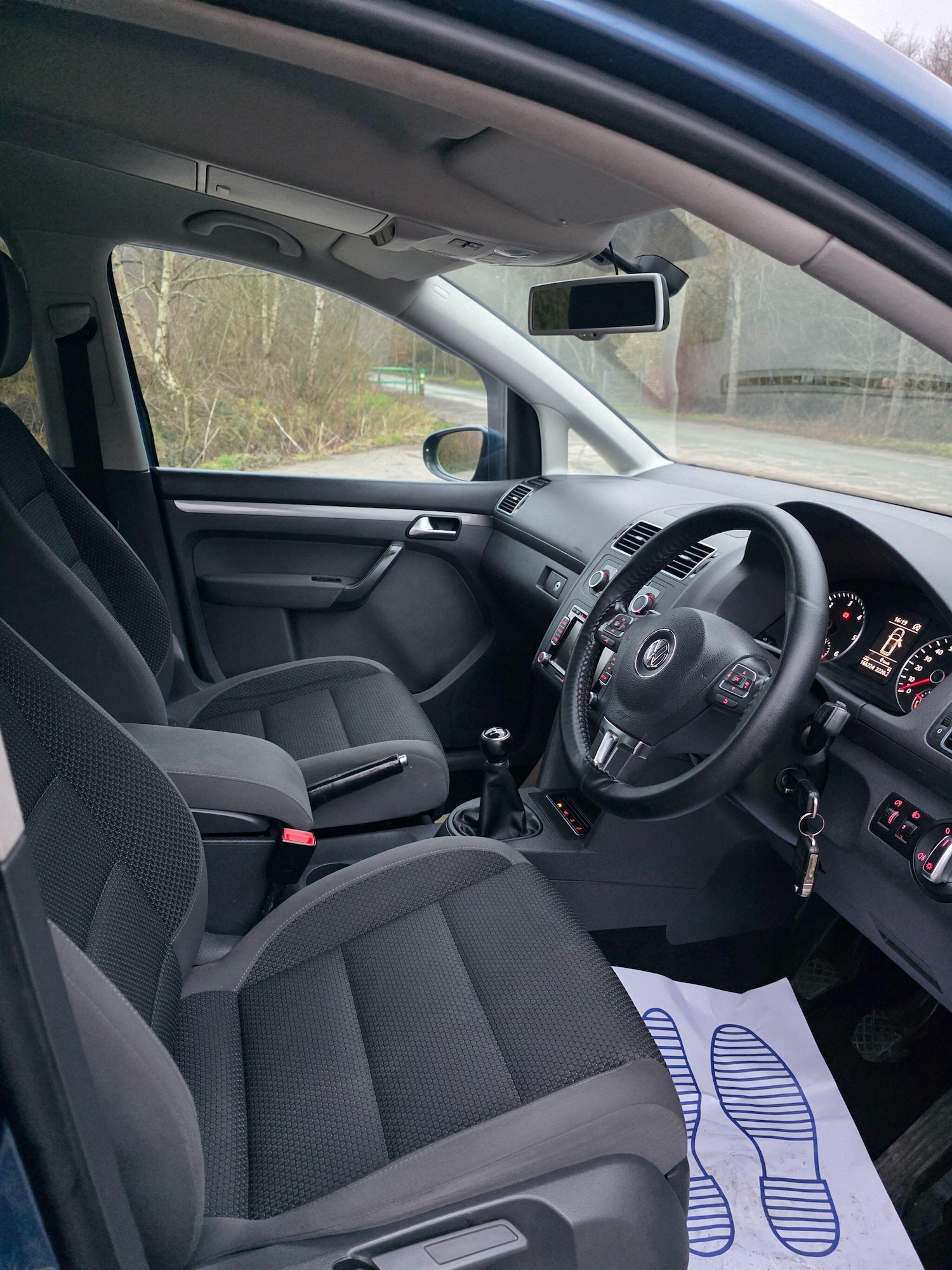 Used Volkswagen Touran 2011 for sale - 77351735: Photo 11