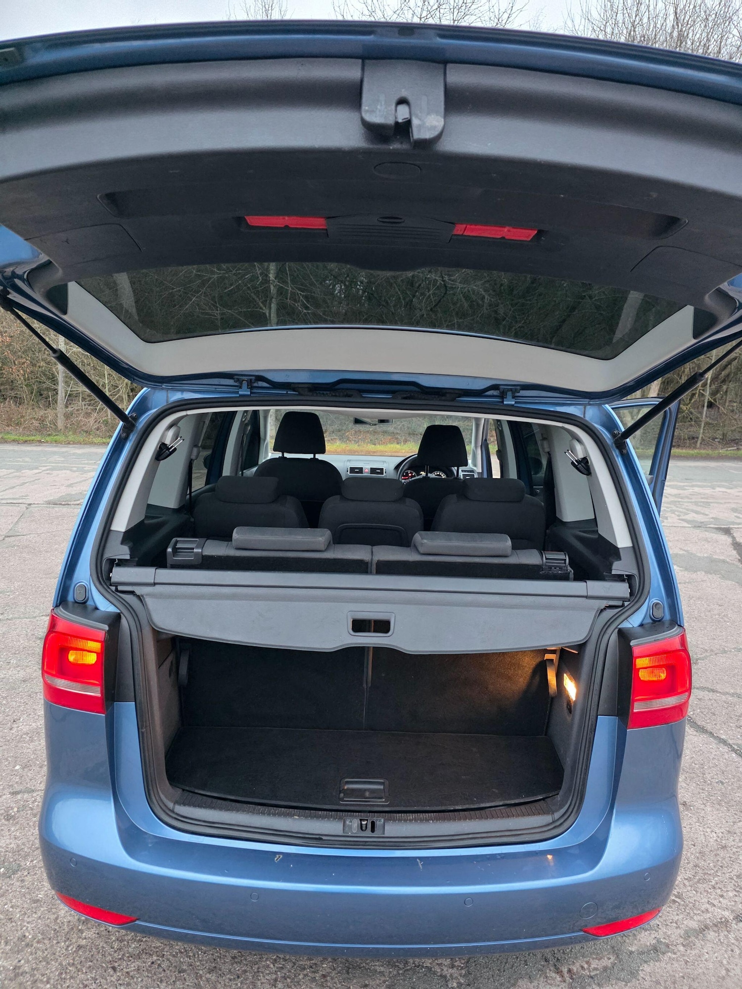 Used Volkswagen Touran 2011 for sale - 77351735: Photo 14