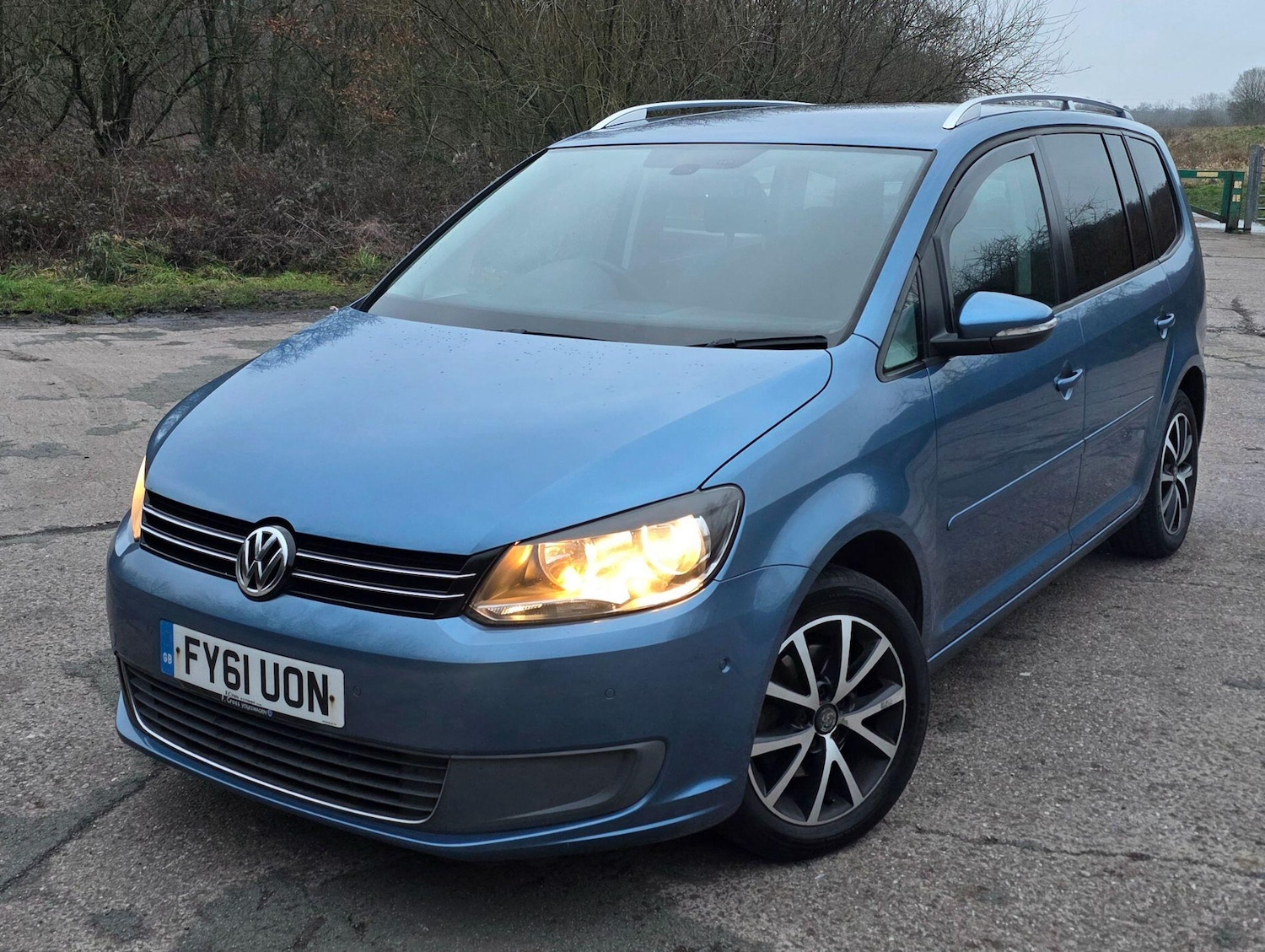 Used Volkswagen Touran 2011 for sale - 77351735: Photo 2