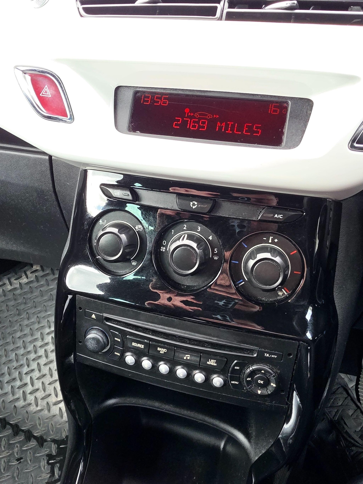 Used Citroen DS3 2010 for sale - 78007201: Photo 17