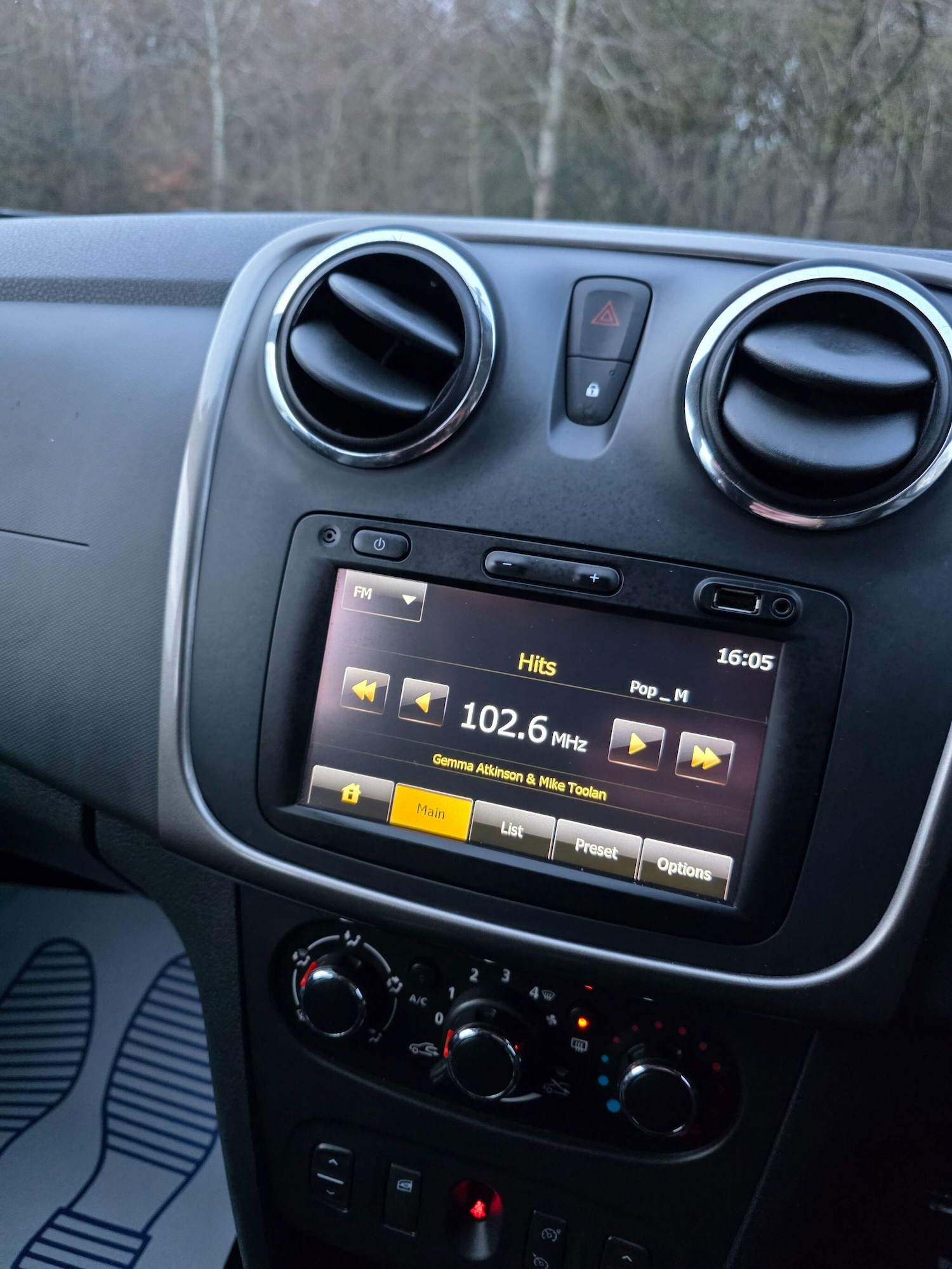 Used Dacia Sandero Stepway 2015 for sale - 77278897: Photo 16