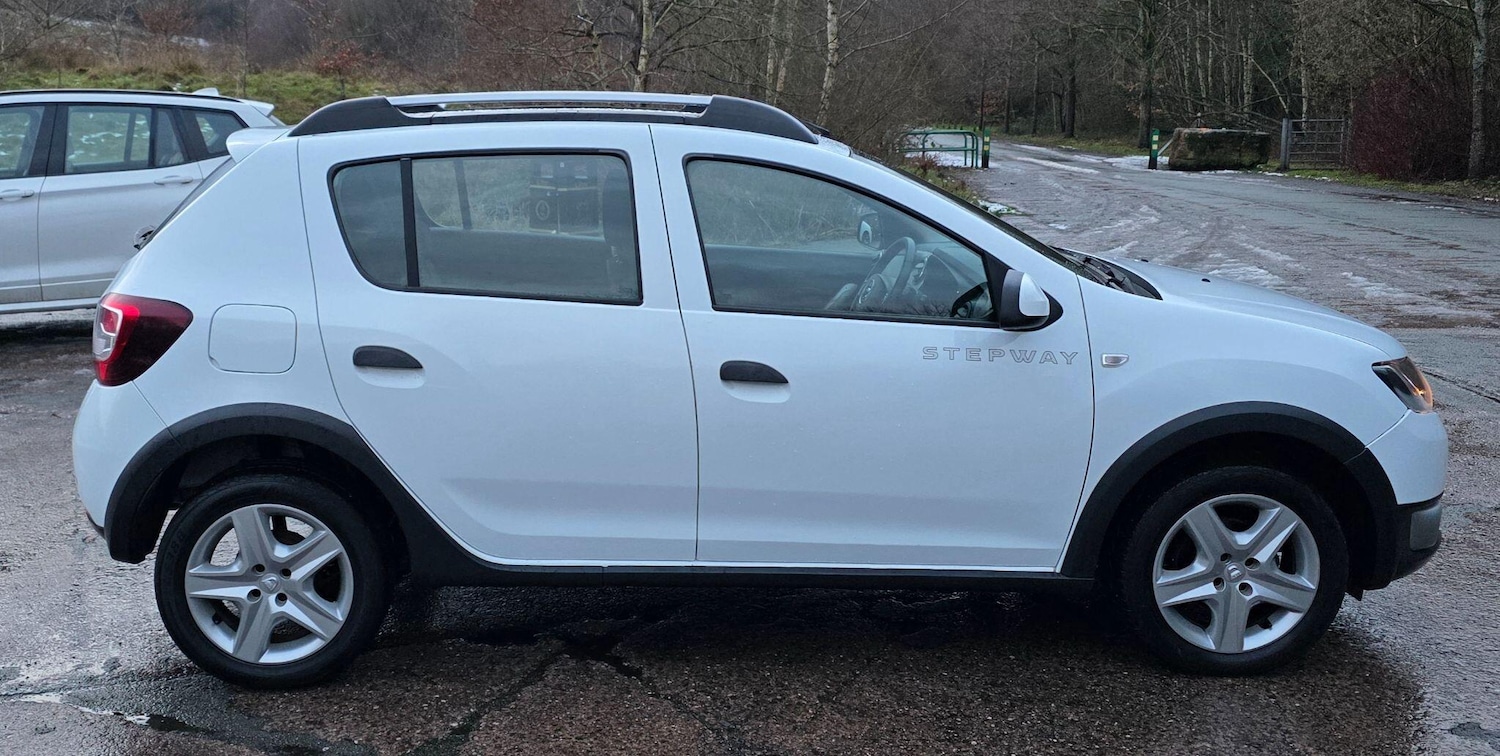 Used Dacia Sandero Stepway 2015 for sale - 77278897: Photo 8