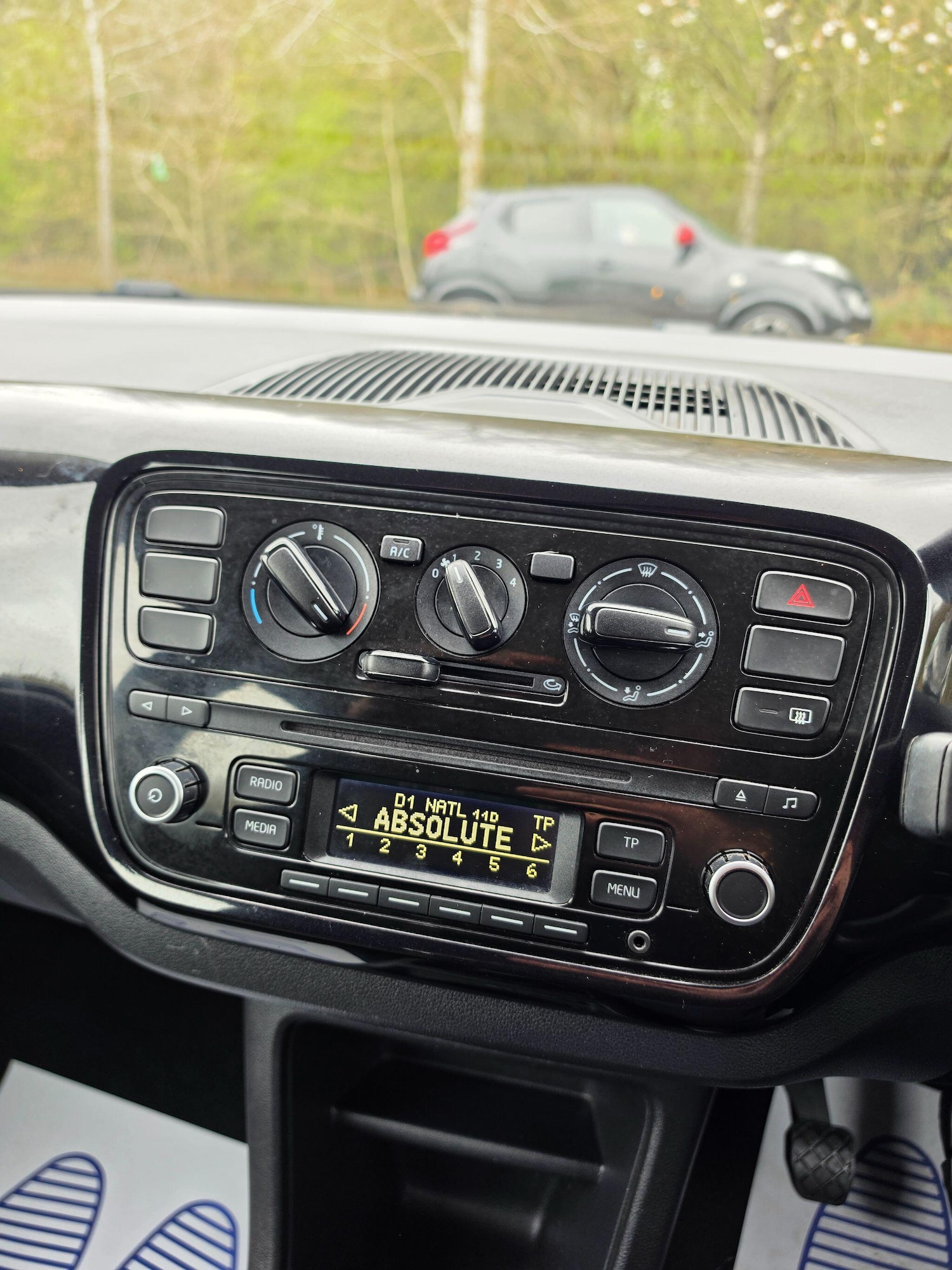 Used Volkswagen up! 2015 for sale - 78101326: Photo 16