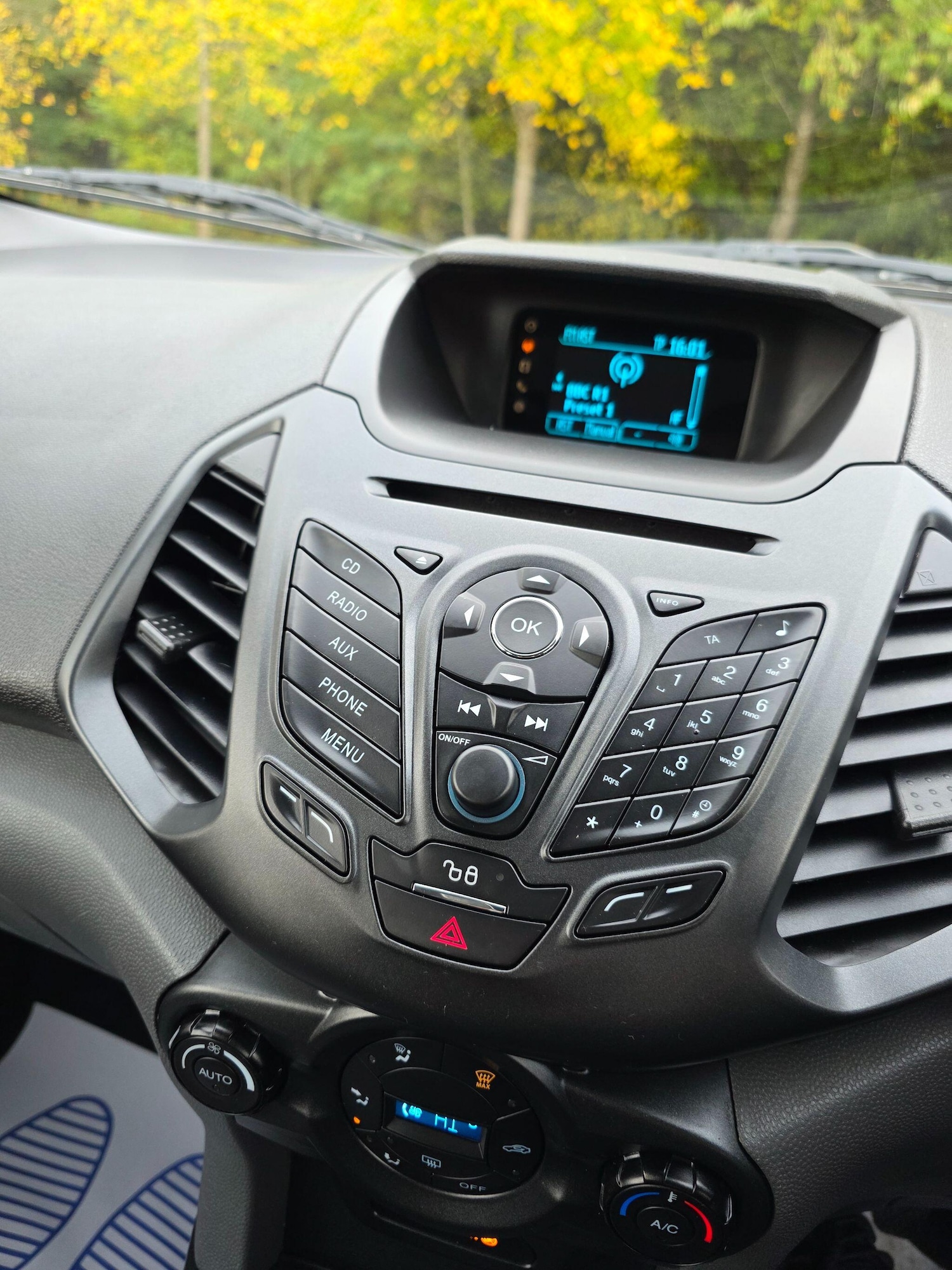 Used Ford Ecosport 2014 for sale - 77290861: Photo 17