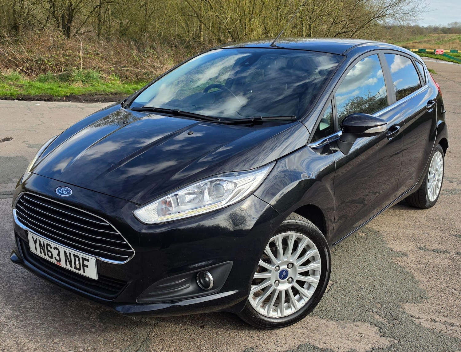 Used Ford Fiesta 2013 for sale - 78047609: Photo 2