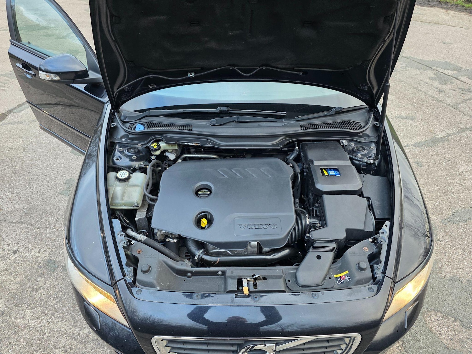 Used Volvo V50 2012 for sale - 77696495: Photo 10