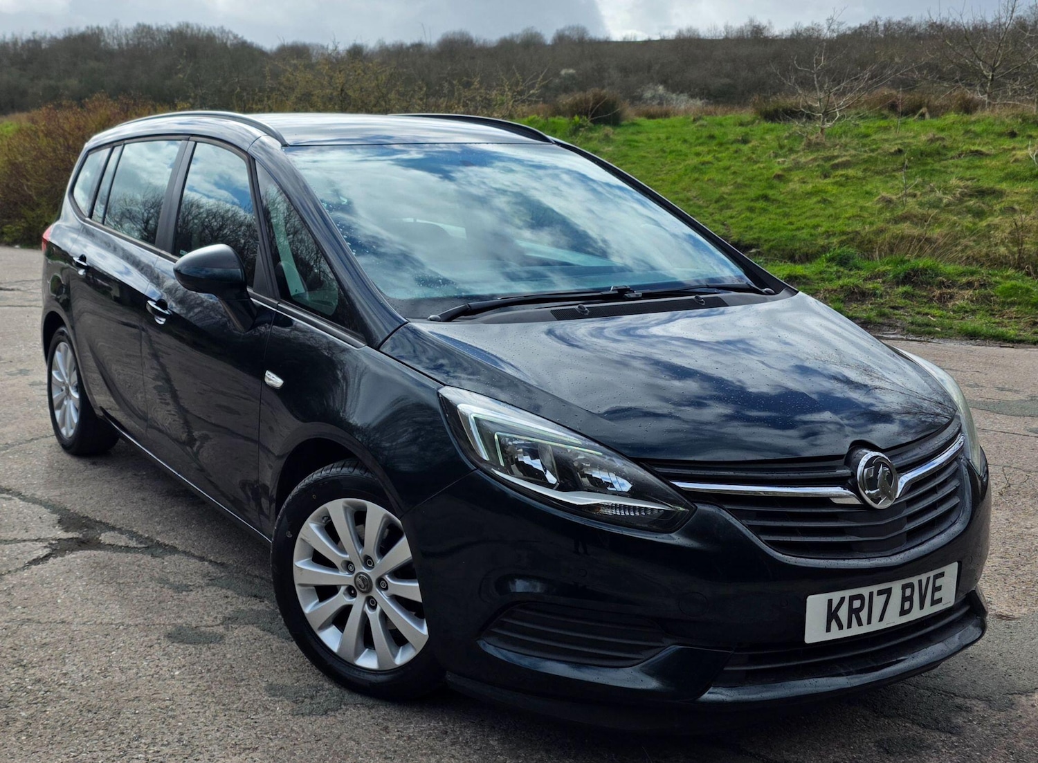 Used Vauxhall Zafira 2017 for sale - 77882970: Photo 1