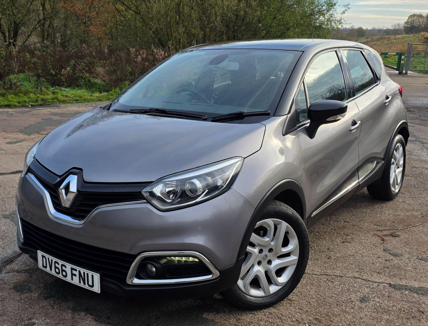 Used Renault Captur 2016 for sale - 77376278: Photo 2