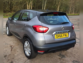 Used Renault Captur 2016 for sale - 77376278: Photo