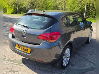 Used Vauxhall Astra 2011 for sale - 78347442: Photo