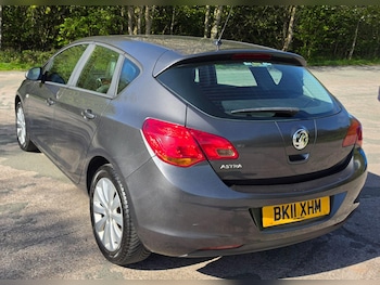Used Vauxhall Astra 2011 for sale - 78347442: Photo