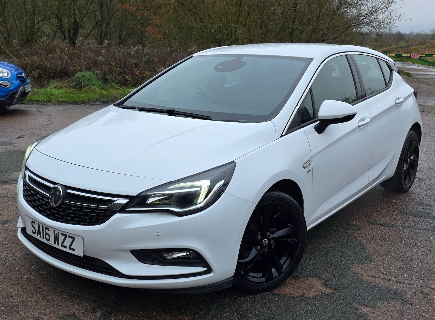 Used Vauxhall Astra for sale - 77279839: Photo 2