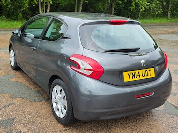 Used Peugeot 208 2014 for sale - 78649221: Photo